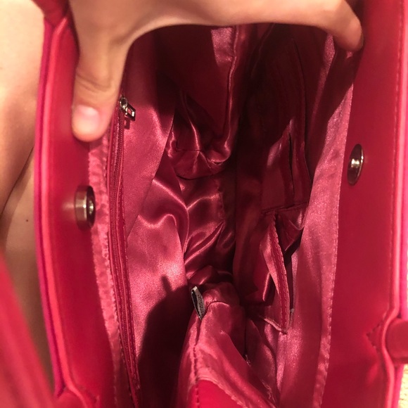 NWOT Guess Pink Bag nylon w/ leather strap - Picture 2 of 2